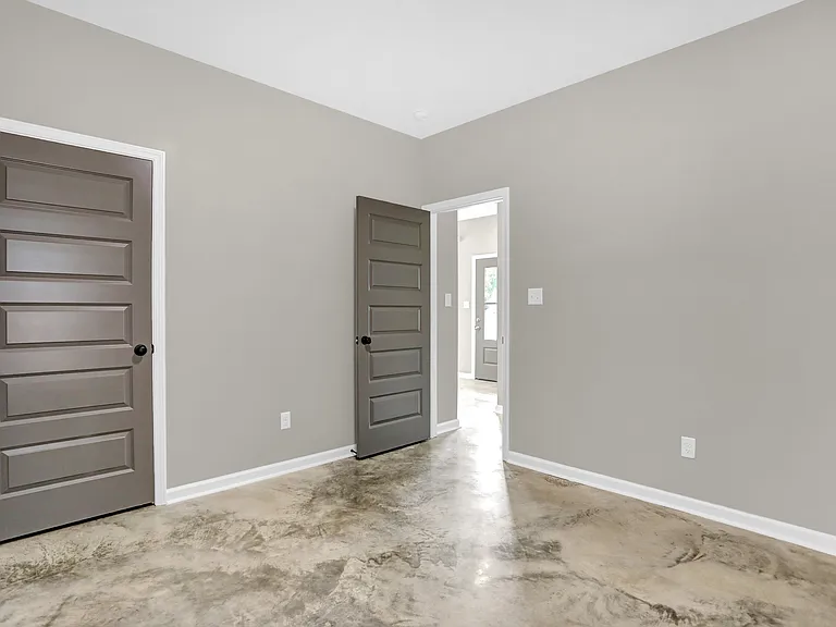 680 Boston St — Photo 23