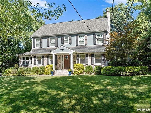 2nd image of 429 Fairway Rd