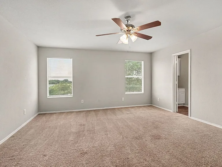 1733 Vineridge Ln — Photo 15