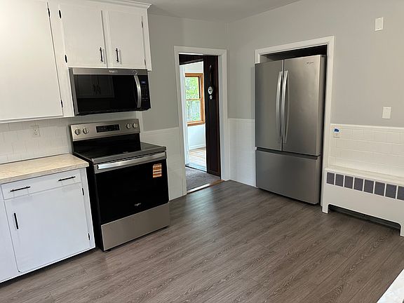 Kitchen with New appliances & flooring