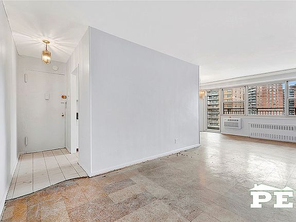 3rd image of 458 Neptune Ave APT 14B