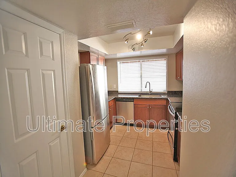 10853 E Yucca St — Photo 3