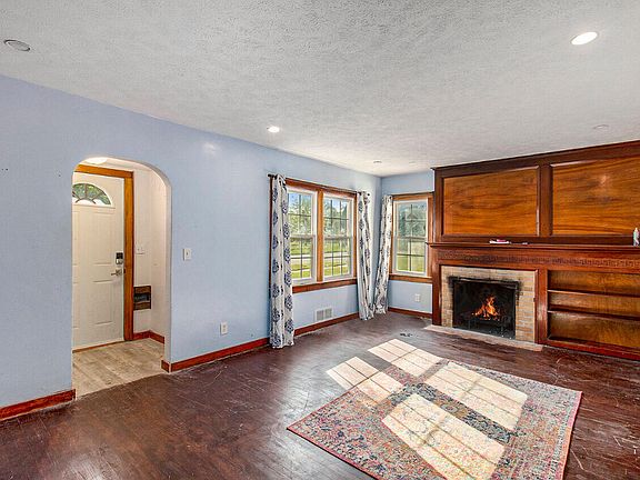 4th image of 1123 Princeton Ave