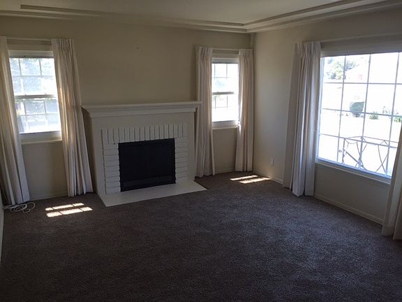 2nd image of 2422 W 85th St