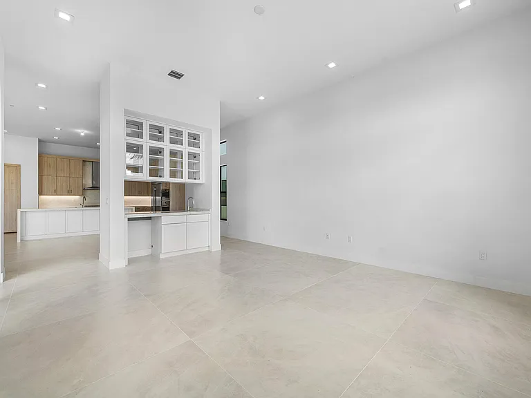 9516 Riverside Park Dr — Photo 20