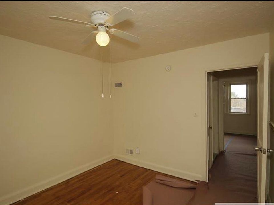 2nd image of 323 N Grantley St