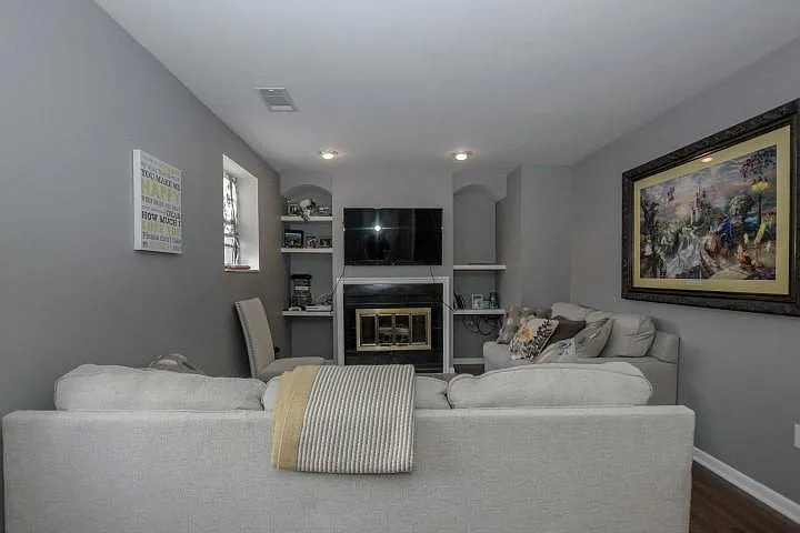 440 Merman Rd — Photo 1