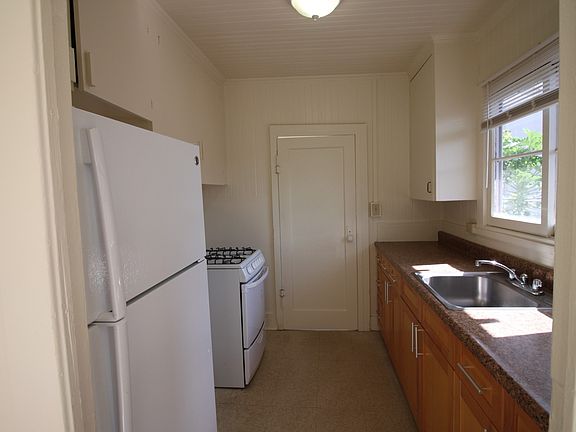4th image of 1076-1084 Karratti Ln #1084B