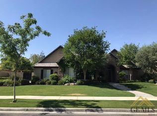 10802 Gainsborough Ct, Bakersfield, CA