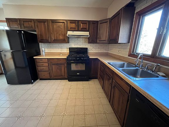 4th image of 37 Fliegel Ave #1