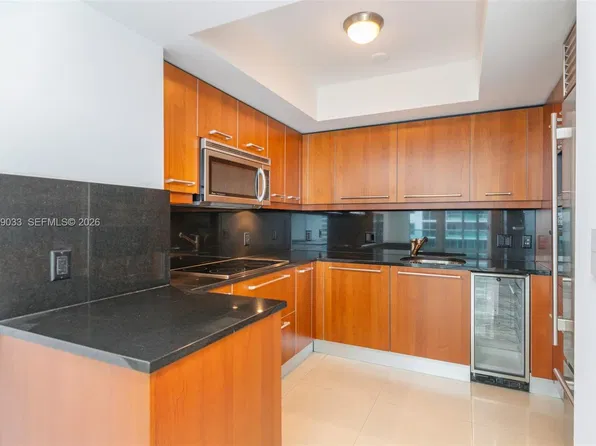 1331 Brickell Bay Dr APT 606, Miami, FL 33131