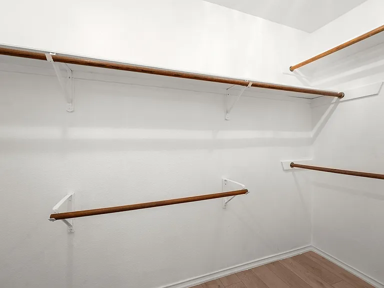 2113 Rosemary Ln — Photo 15