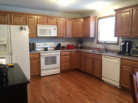 4th image of 2921 S 40th Ter
