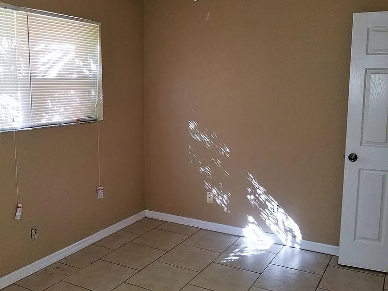 220 Columbia Dr #16 — Photo 5