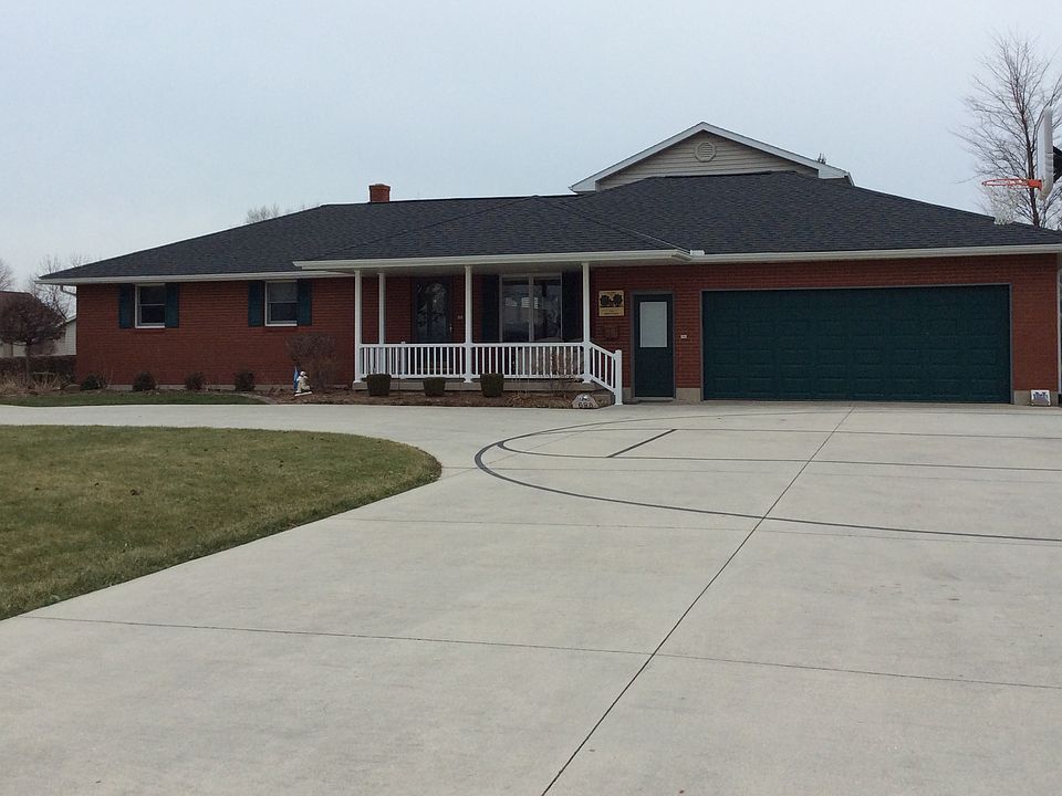 1st image of 652 Hickey Ave