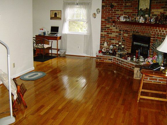 5th image of 18459 Windsor Ln