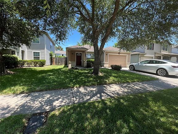5th image of 806 Grand Plains Dr