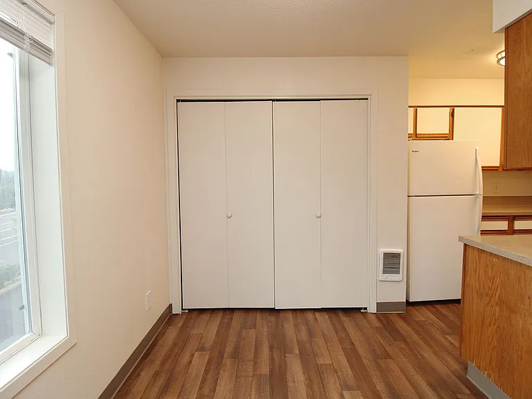 McKenzie Court — Photo 10