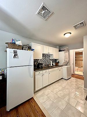 4th image of 405 Vineland Ave Floor 1