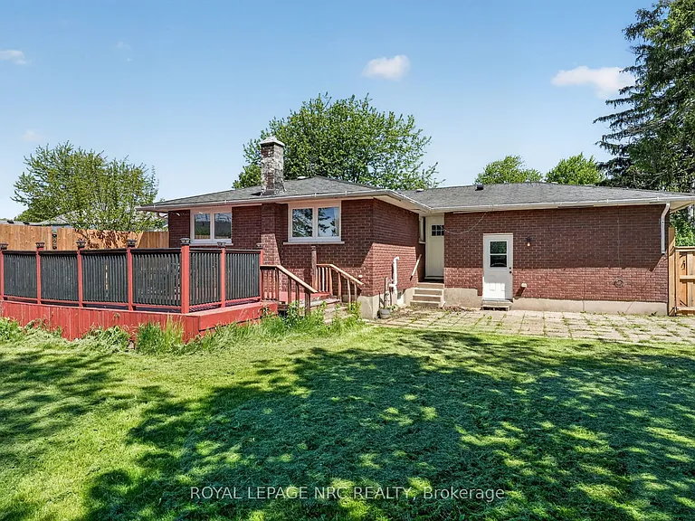 268 Henrietta St — Photo 48