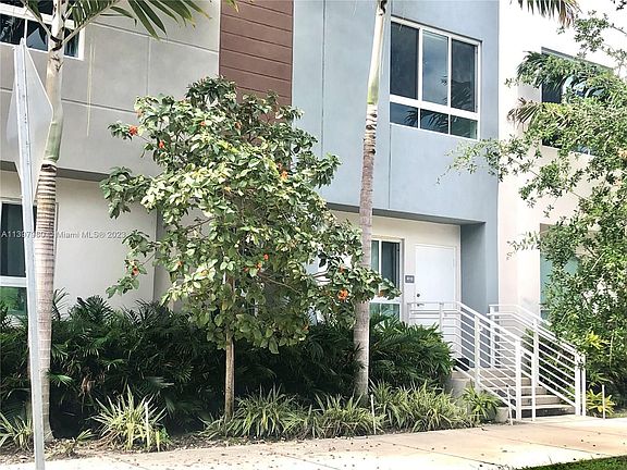 3rd image of 2505 NE 193rd St #4112