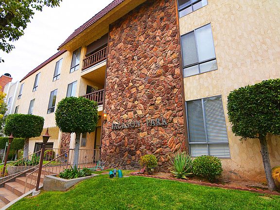 3rd image of 510 N Jackson St APT 303