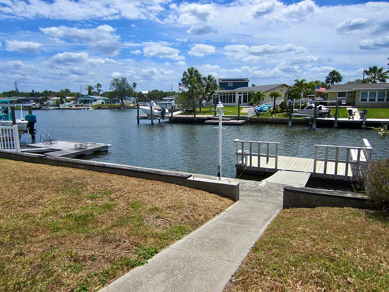4512 Floramar Ter — Photo 3