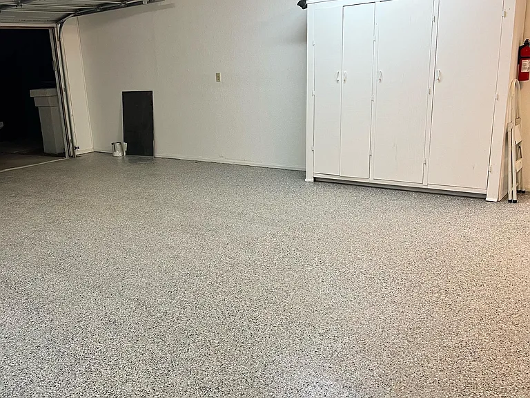 27 FT - 2 car garage w/epoxy floor
