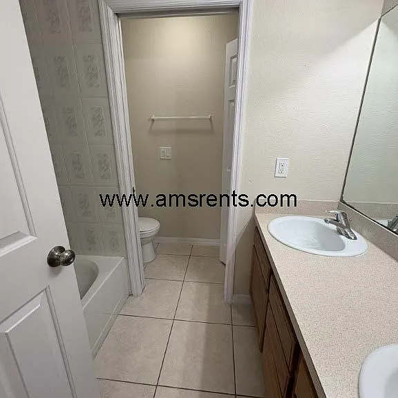 539 Albatross Dr #B — Photo 15