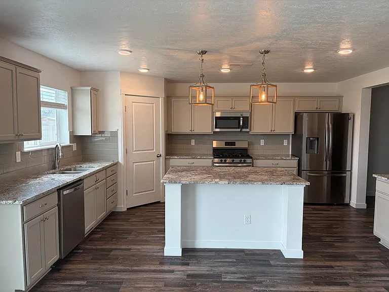 10935 Parachute Ct — Photo 6