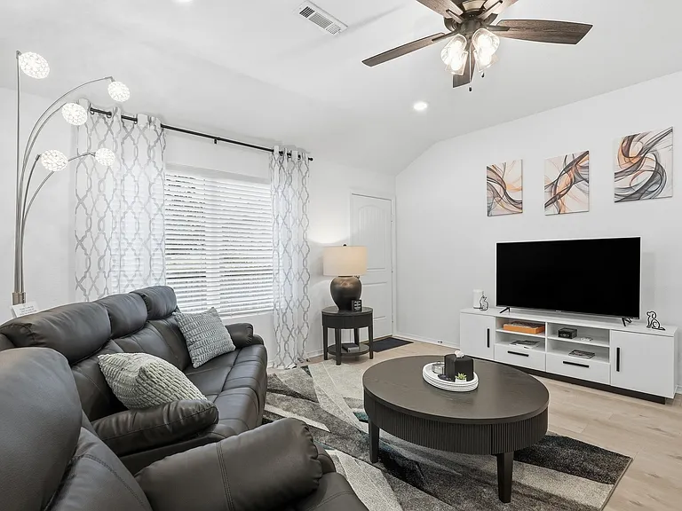 10904 Mason Dr — Photo 10