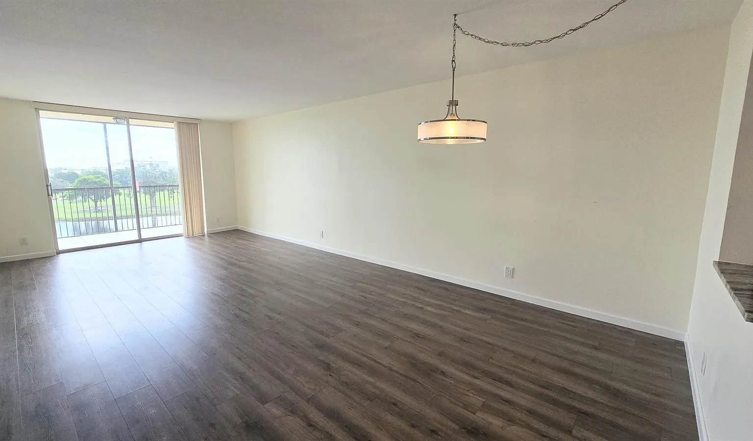 2 bed, 1070 sqft, $2,200 — Photo 4
