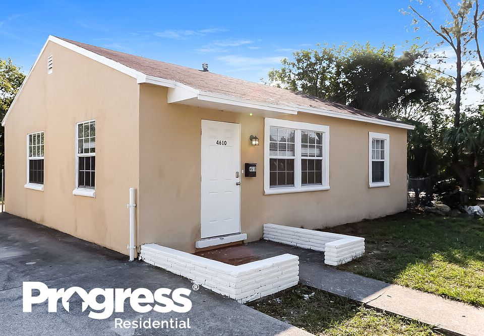 House For Sale On Pinewood Ave at Tony Buck blog