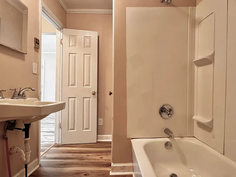912 Forest St — Photo 30