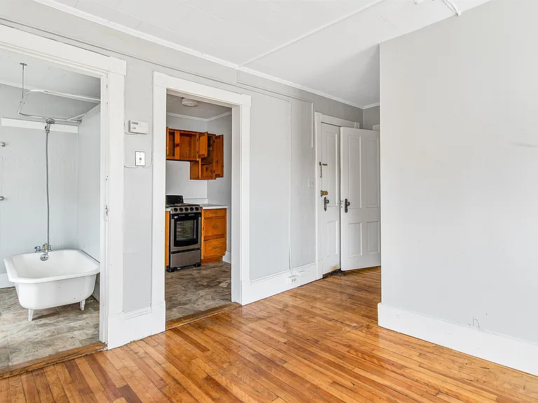 4 Elm St #303 — Photo 4