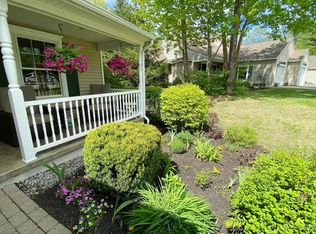 61 Shiretowne Common Dr #21, Kennebunk, ME 04043