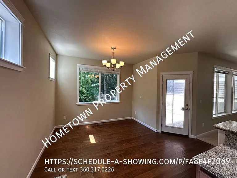 4241 Dudley Dr NE — Photo 11