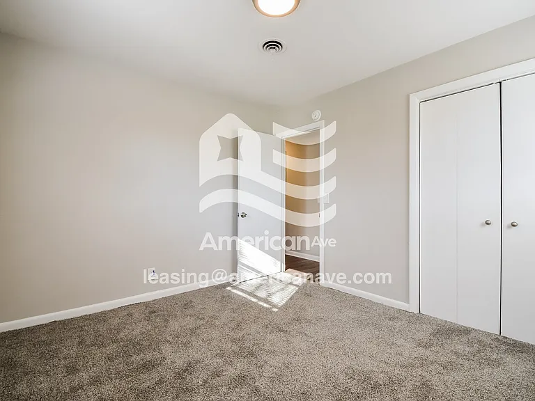 1045688_013_wm_-_bedroom_13538190.jpg