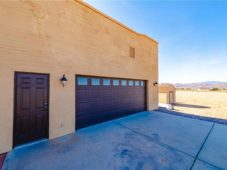 10563 N Garrett Dr — Photo 4
