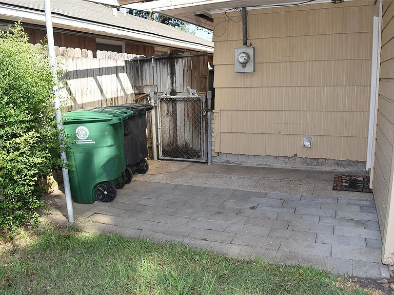 5911 Hornwood Dr — Photo 29