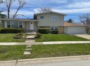166 Pleasant Dr, Chicago Heights, IL 60411