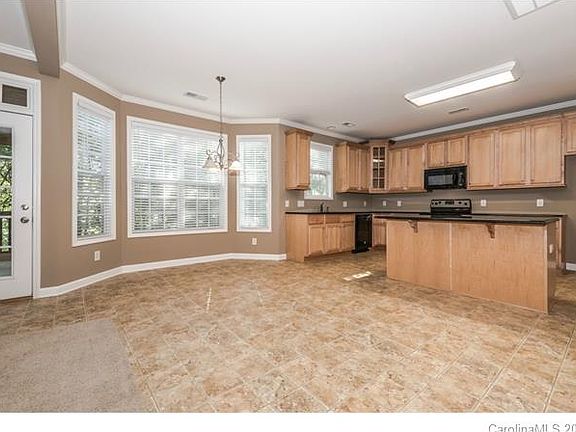 5th image of 5058 Karriker Ct