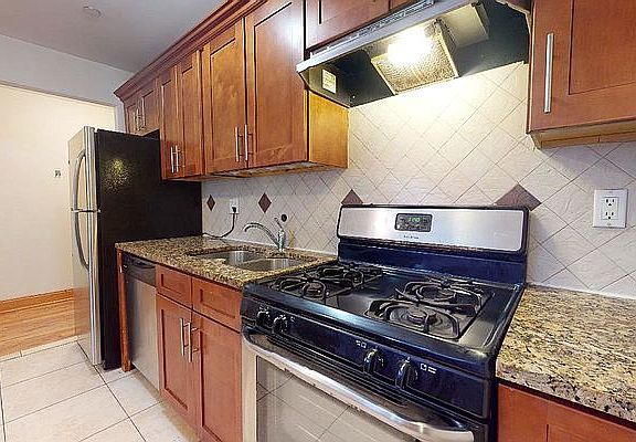 4th image of 135-23 82nd Ave #1R