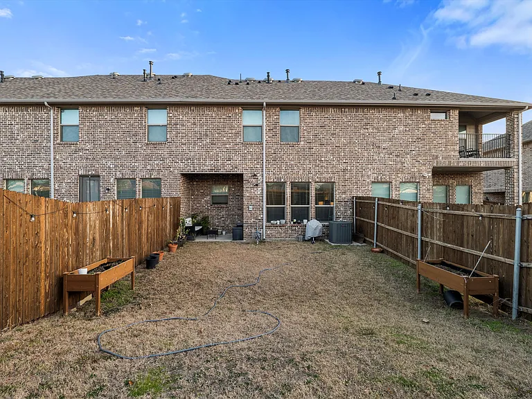 620 Hutchinson Ln — Photo 17