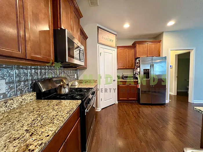 612 Calypso Ct — Photo 10