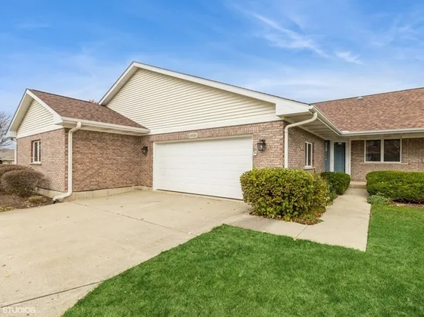 10826 Timer Dr W #2, Huntley, IL 60142
