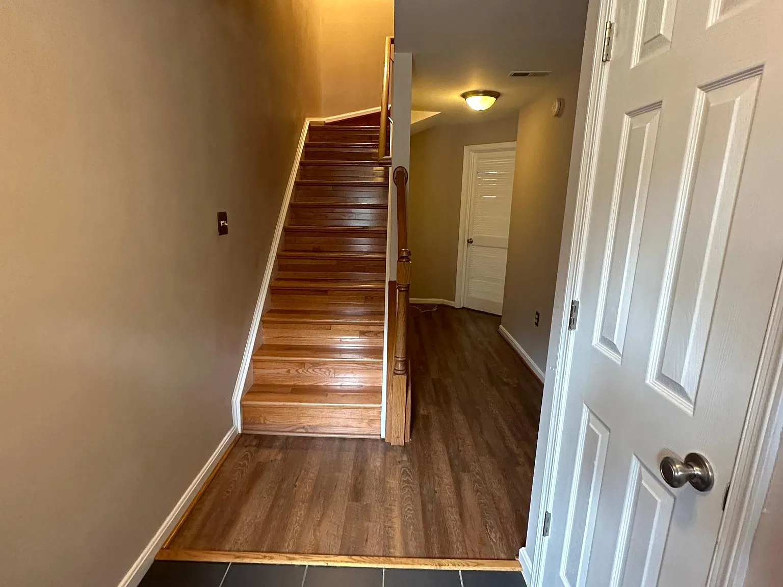 3 bed, 2.5 bath, 1880 sqft, $2,500 — Photo 2