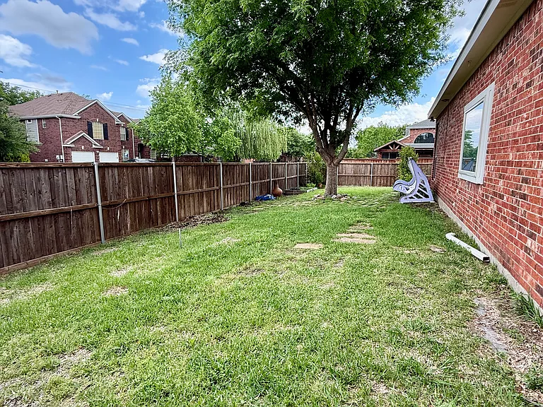 11821 Cotswold Dr — Photo 16