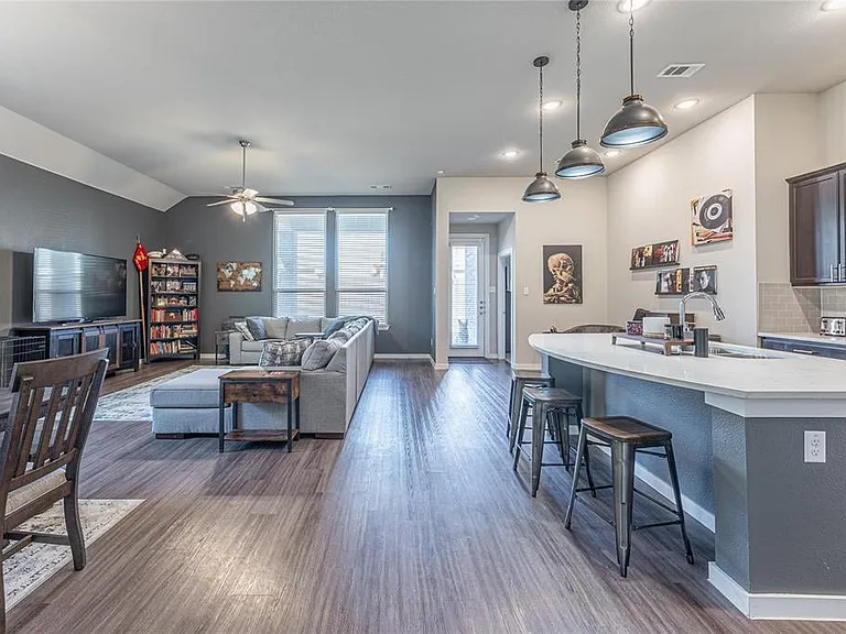1593 Kessler Dr — Photo 16