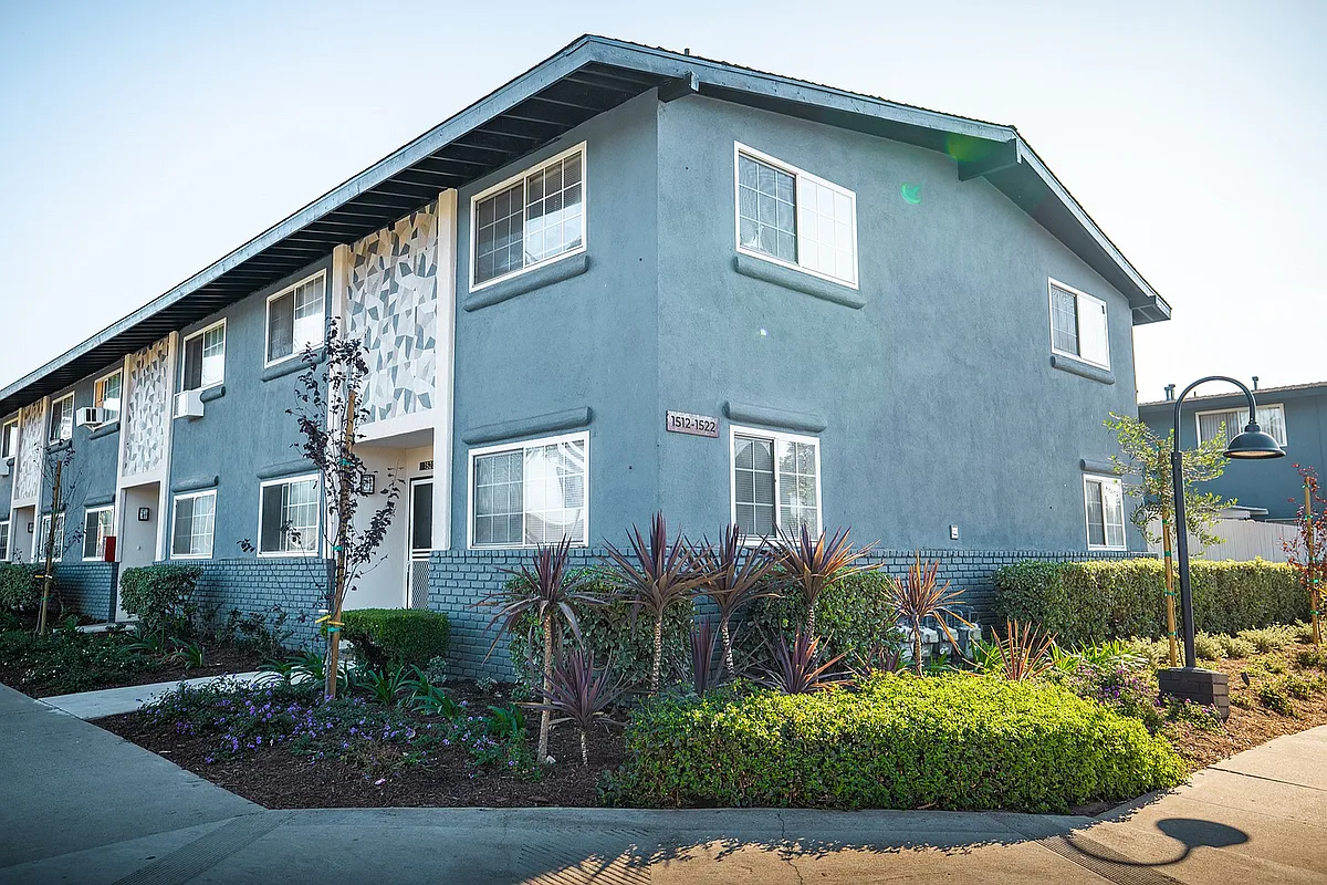 200_S_McCoy_MLS-53 - HSR Almond, LP